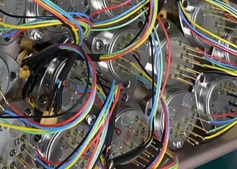 высокая способность промышленный кварцевый акселерометр с диапазоном ввода ± 80 g и порогом < 5 μ g
