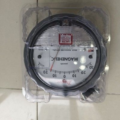 Дифференциальный датчик давления Dwyer Magnehelic 2300-60PA с диапазоном 60-0-60 Pa, точностью ± 2% и корпусом IP67.