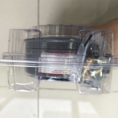 Дифференциальный датчик давления Dwyer Magnehelic 2300-60PA с диапазоном 60-0-60 Pa, точностью ± 2% и корпусом IP67.