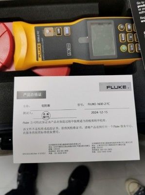 Клещи заземления Fluke 1630-2 FC Максимальное напряжение на землю 1000 В Тип батареи AA щелочные IEC EN LR6 x4