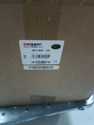 Megger MIT1025-UK Испытатель изоляции с выходом, сопротивлением 20 тераоммов, напряжением испытания 10 кВ