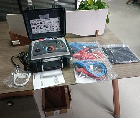 Megger MIT1025-UK Испытатель изоляции с выходом, сопротивлением 20 тераоммов, напряжением испытания 10 кВ