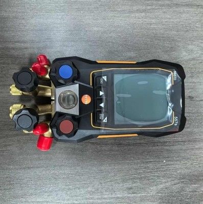 testo 557s Умный вакуумный комплект с шлангами - Умный цифровой коллектор с беспроводными вакуумными и беспроводными температурными зондами и 4 набора шлангов
